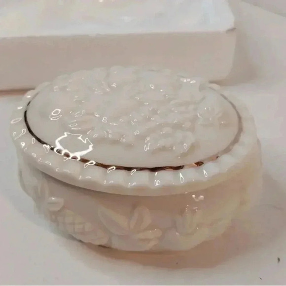 Lenox Oval Trinket Jewelry Box Trinket Container 2 Piece Set - Picture 3 of 11